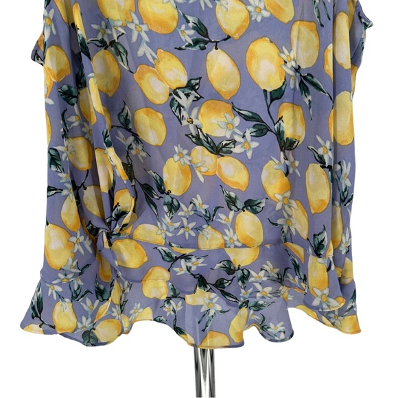 Torrid Lemon Print Sheer Sleeveless Twist Front Top size 1/1X - Picture 5 of 14